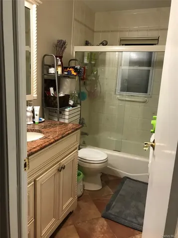 8 Hallock Street Farmingdale NY 11735