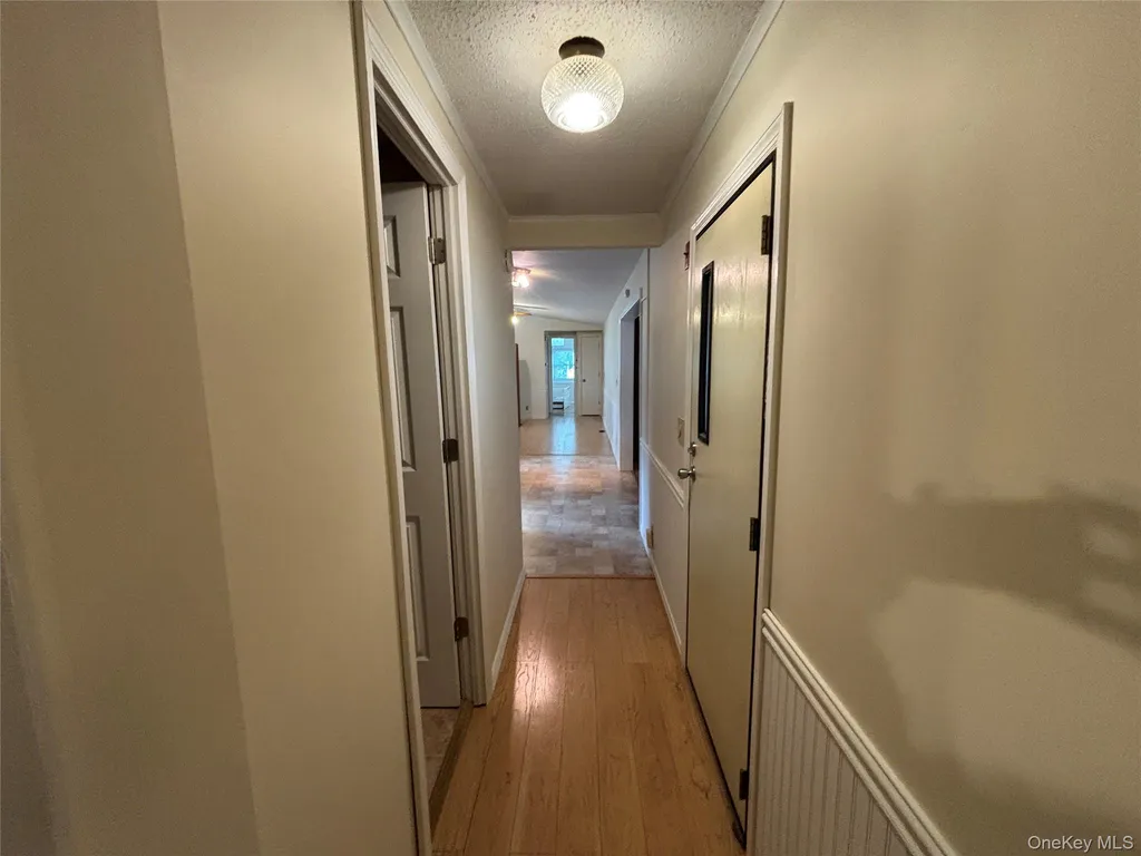 1661 Old Country Road Riverhead NY 11901