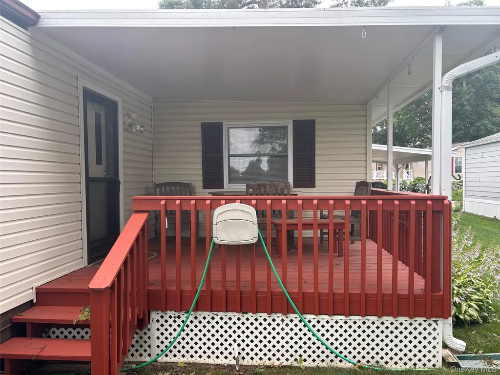 1661 Old Country Road Riverhead NY 11901