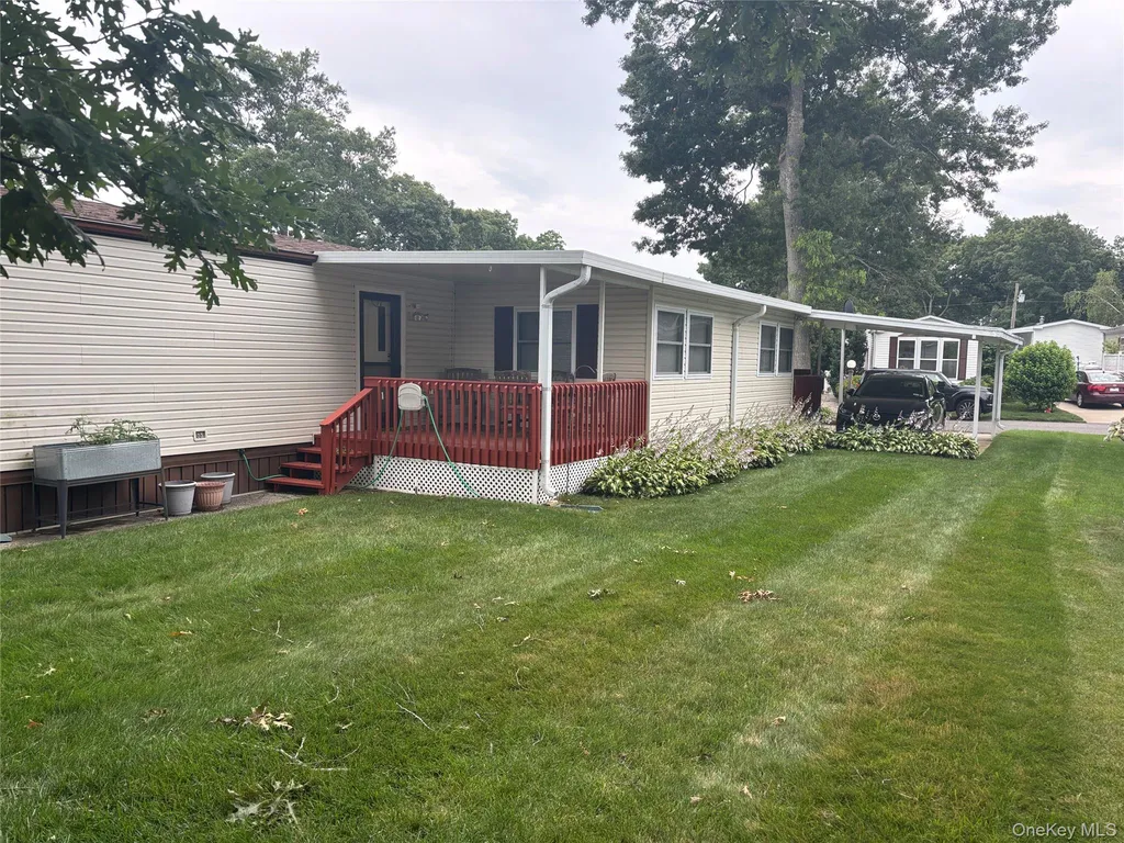 1661 Old Country Road Riverhead NY 11901