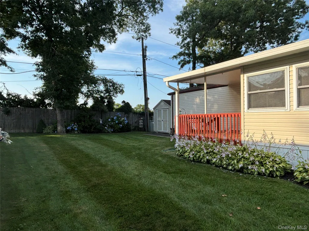 1661 Old Country Road Riverhead NY 11901