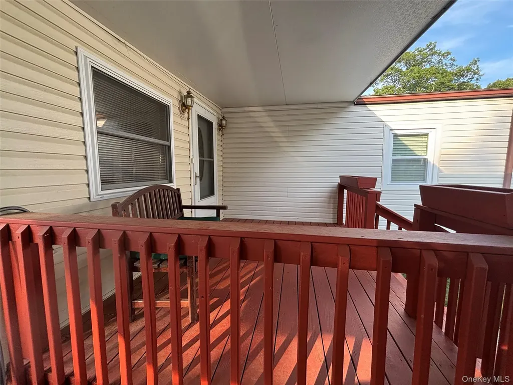 1661 Old Country Road Riverhead NY 11901