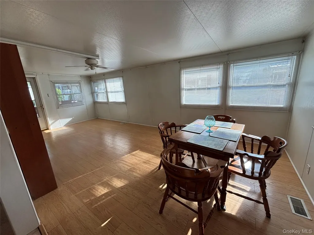 1661 Old Country Road Riverhead NY 11901