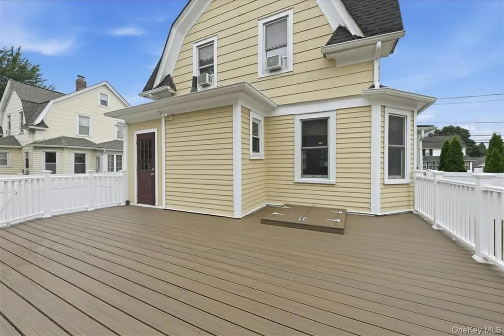 991 Cottage Place Baldwin NY 11510