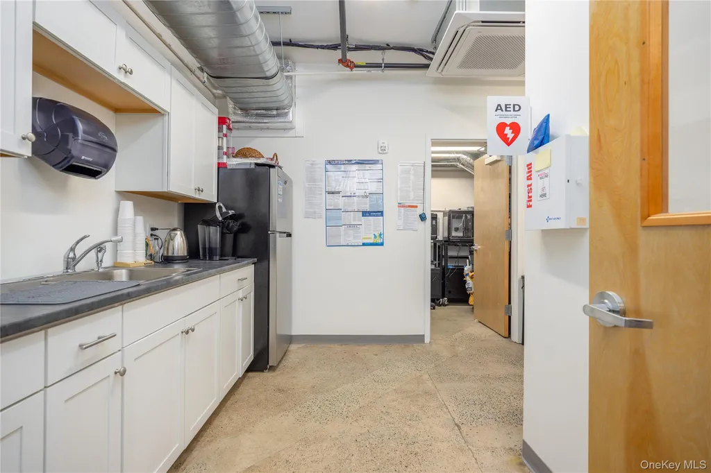 75 E Central Avenue Pearl River NY 10965