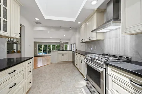30 Harriet Drive Syosset NY 11791