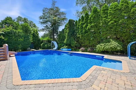 30 Harriet Drive Syosset NY 11791