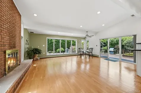 30 Harriet Drive Syosset NY 11791
