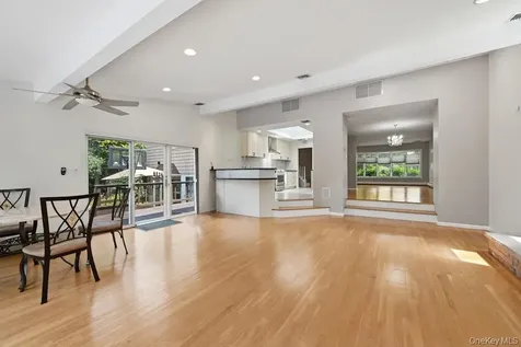 30 Harriet Drive Syosset NY 11791