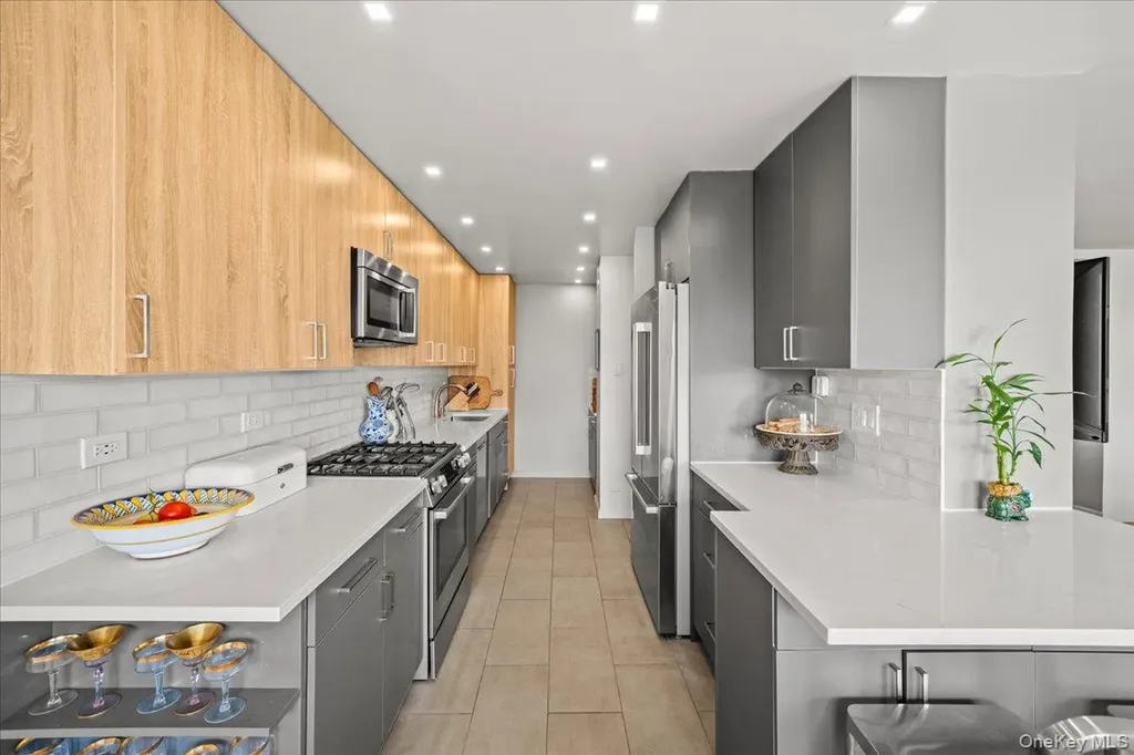 2500 Johnson Avenue Bronx NY 10463