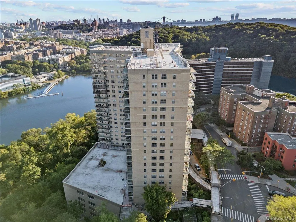 2500 Johnson Avenue Bronx NY 10463