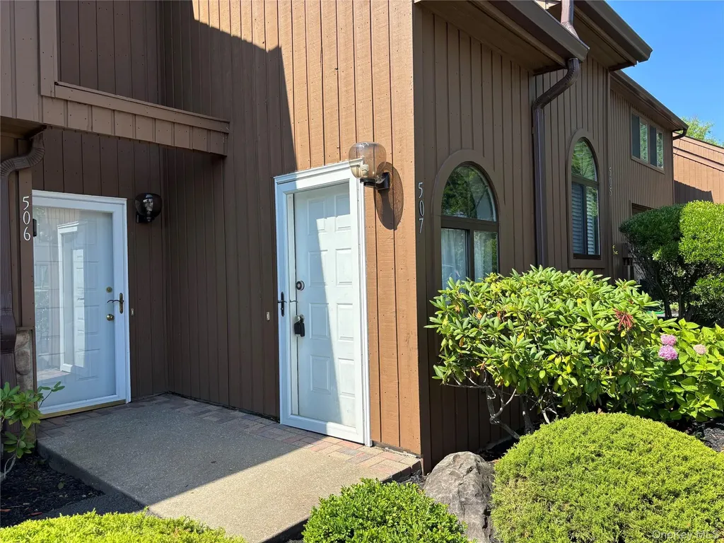 507 Scenic Lane Poughkeepsie NY 12603