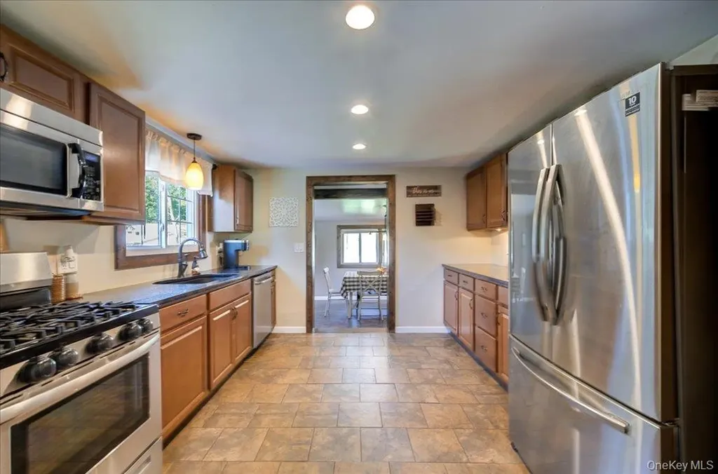 63 Martin Road Pleasant Valley NY 12569