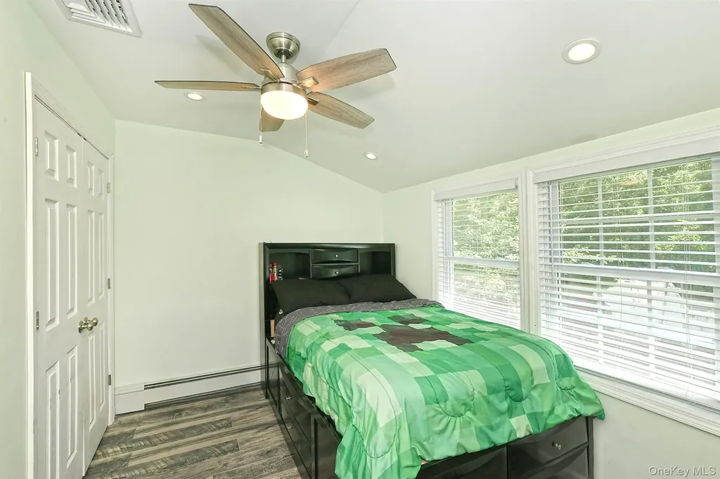 33 Robin Road Rocky Point NY 11778
