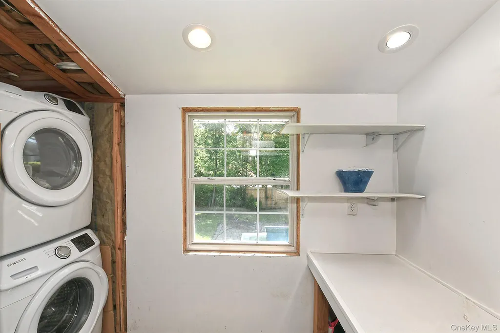 33 Robin Road Rocky Point NY 11778