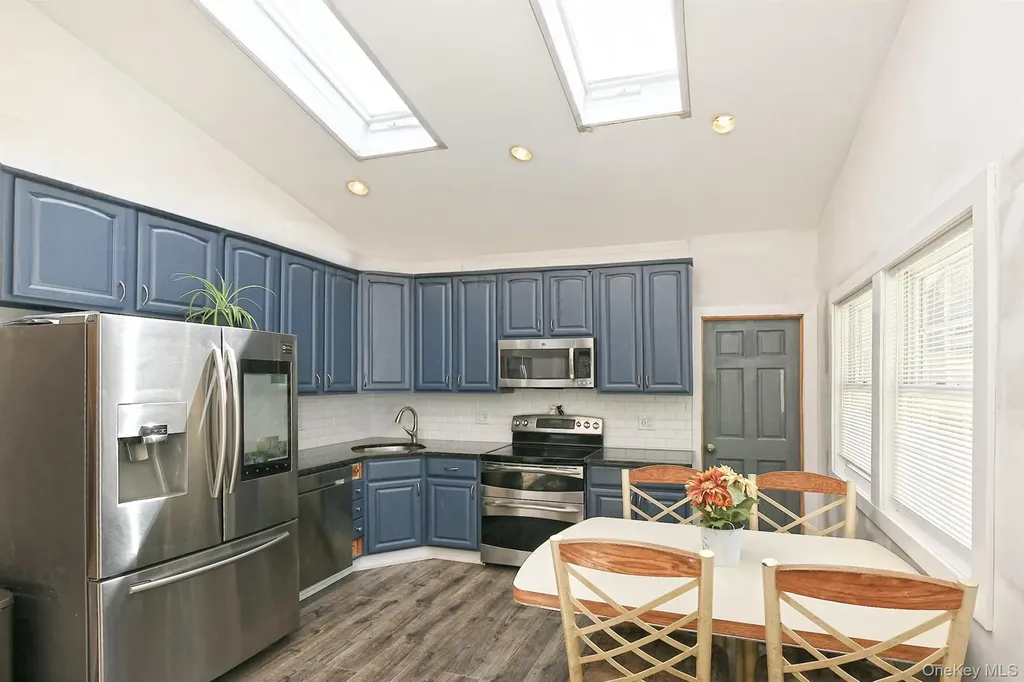 33 Robin Road Rocky Point NY 11778