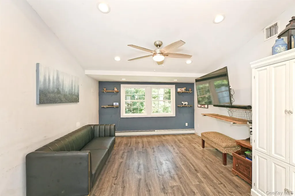 33 Robin Road Rocky Point NY 11778