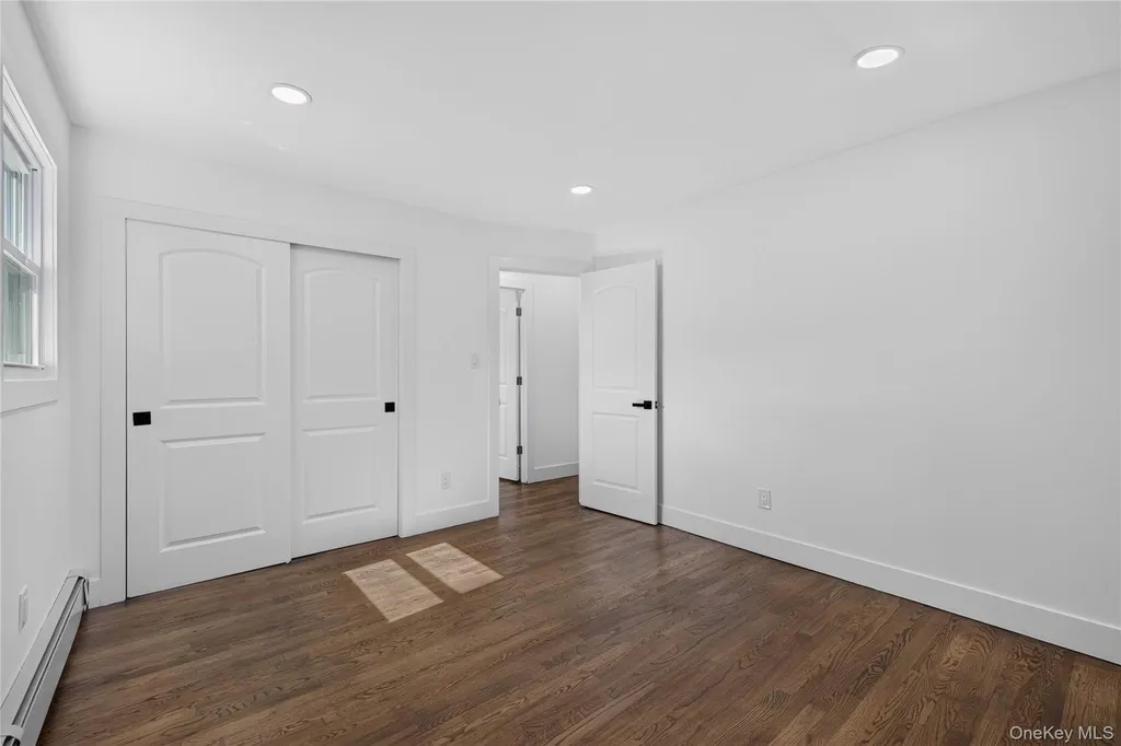 42 Crestwood Lane Farmingville NY 11738