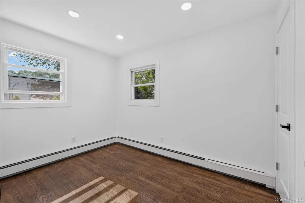 42 Crestwood Lane Farmingville NY 11738