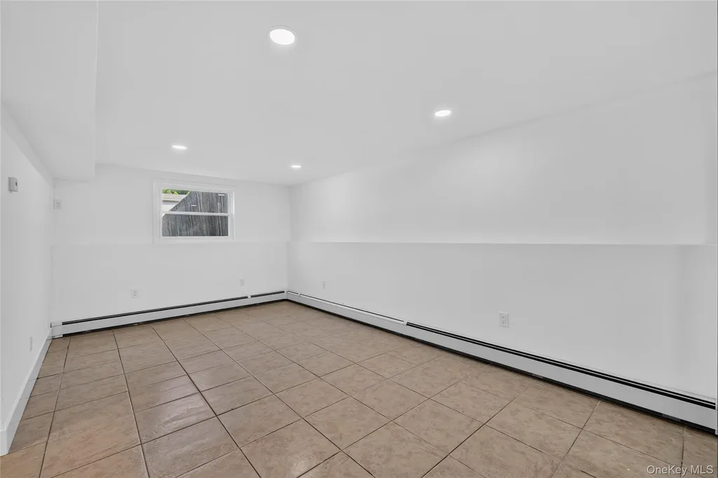42 Crestwood Lane Farmingville NY 11738