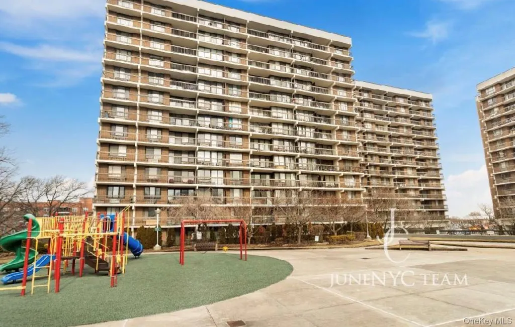 15038 Union Turnpike Flushing NY 11367