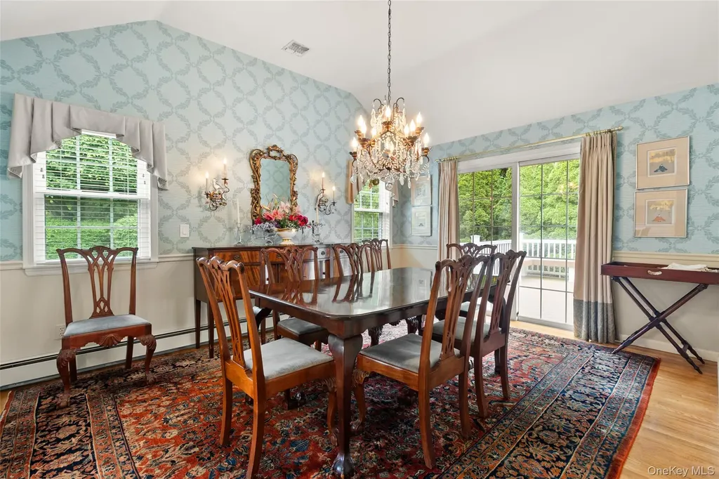 31 Joyces Way Bay Shore NY 11706