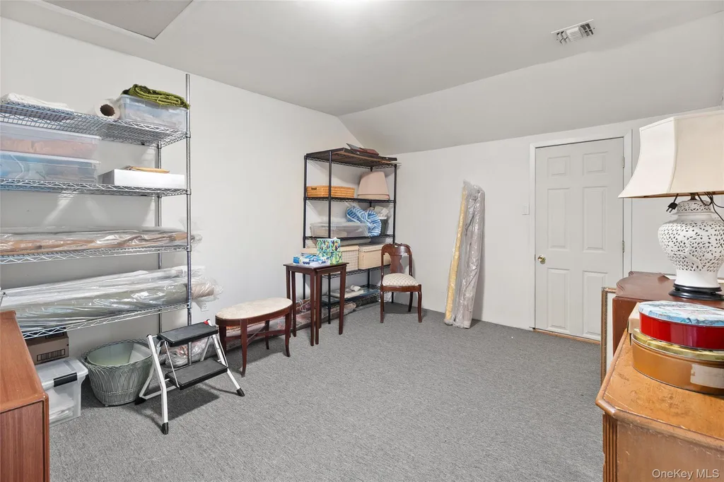 31 Joyces Way Bay Shore NY 11706