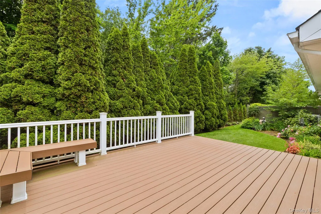 31 Joyces Way Bay Shore NY 11706