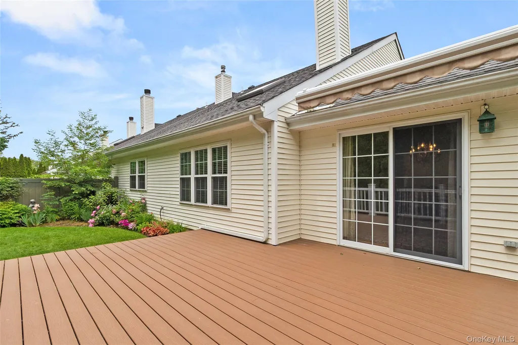31 Joyces Way Bay Shore NY 11706