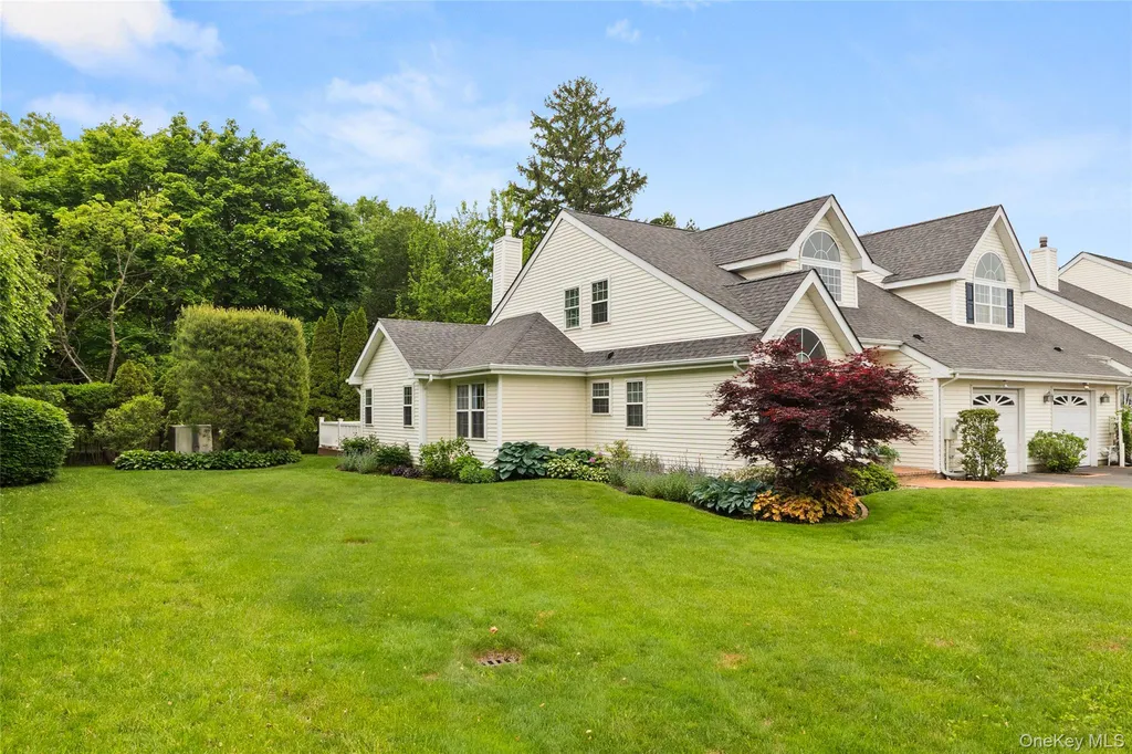 31 Joyces Way Bay Shore NY 11706