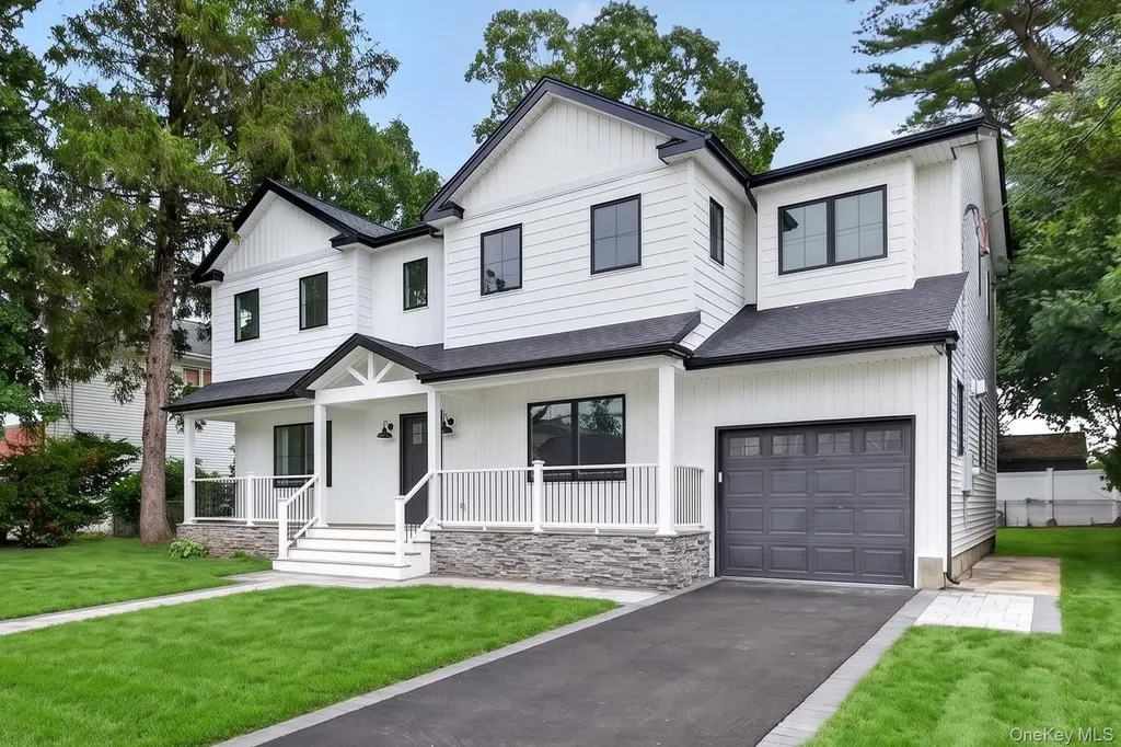 238 N Oak Street Massapequa NY 11758