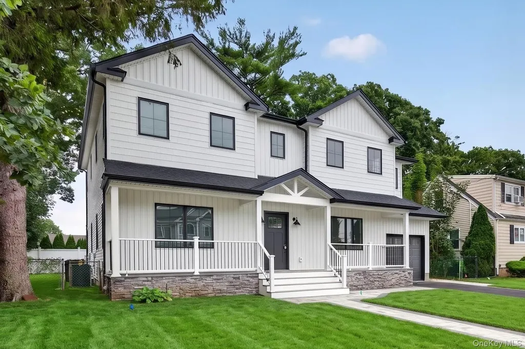 238 N Oak Street Massapequa NY 11758