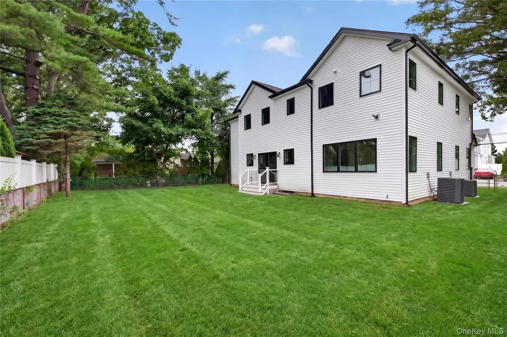 238 N Oak Street Massapequa NY 11758
