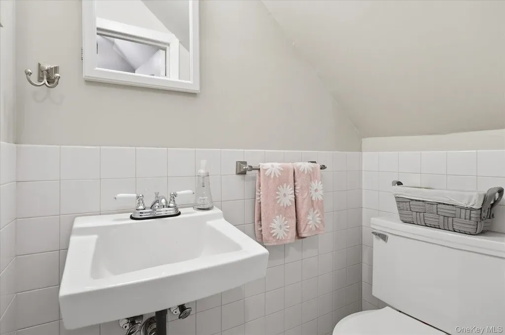3956 Wicks Avenue Seaford NY 11783
