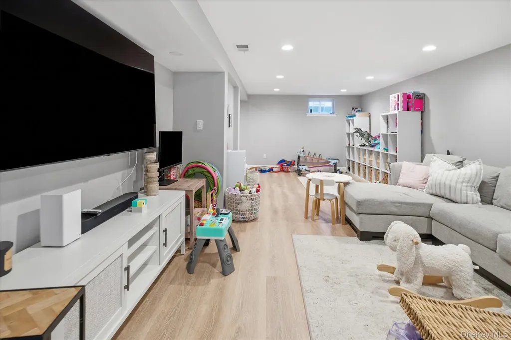 3956 Wicks Avenue Seaford NY 11783