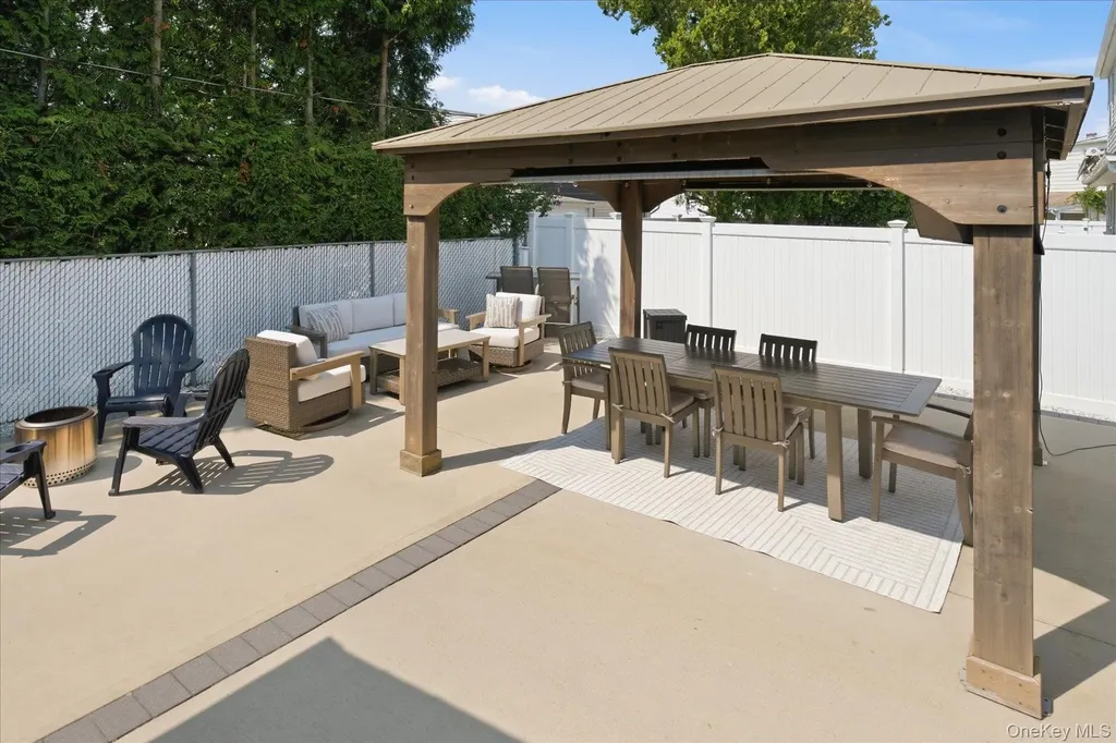 3956 Wicks Avenue Seaford NY 11783