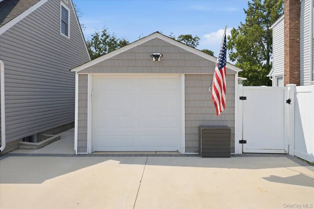3956 Wicks Avenue Seaford NY 11783