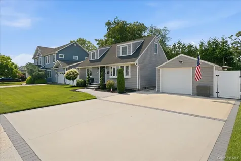 3956 Wicks Avenue Seaford NY 11783