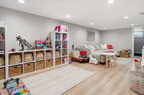 3956 Wicks Avenue Seaford NY 11783