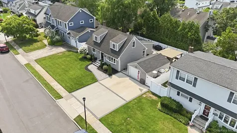 3956 Wicks Avenue Seaford NY 11783