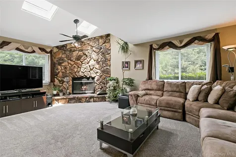 95 Wild Birch Farms Cortlandt Manor NY 10567