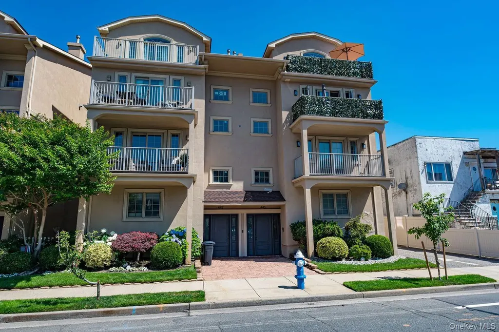 441 E Broadway Long Beach NY 11561