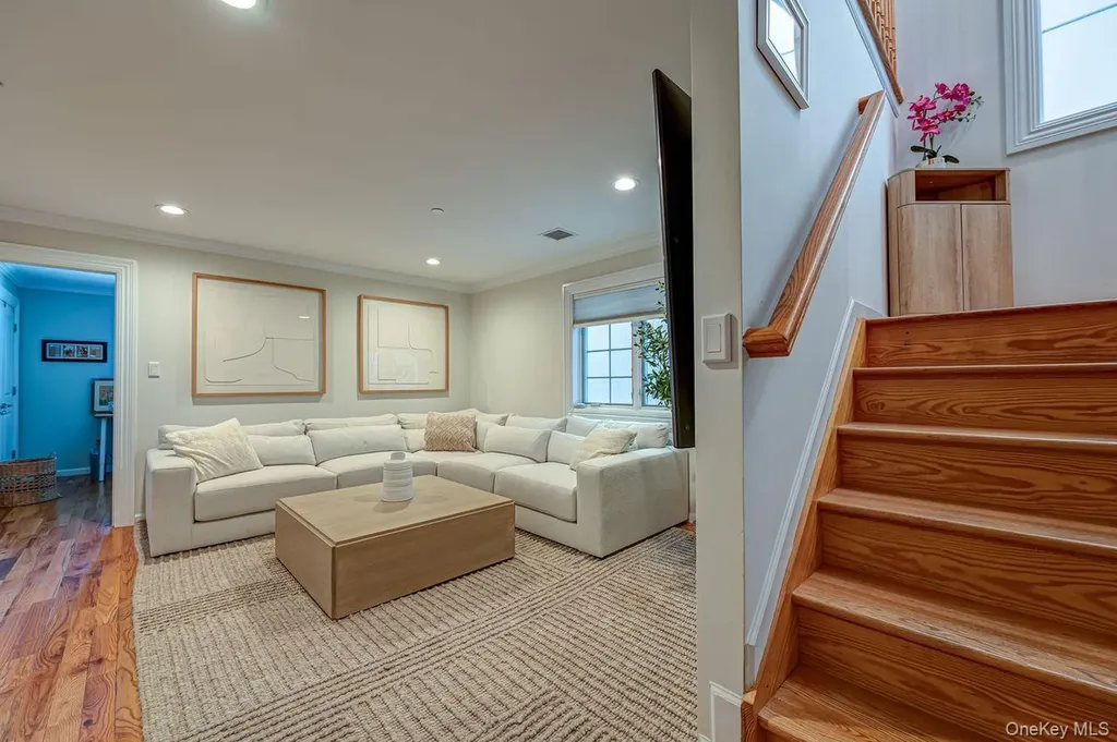 441 E Broadway Long Beach NY 11561