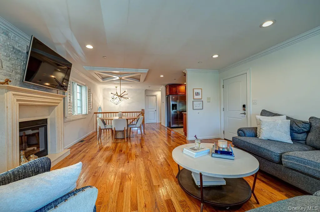 441 E Broadway Long Beach NY 11561