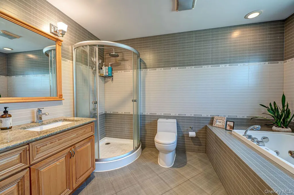 441 E Broadway Long Beach NY 11561