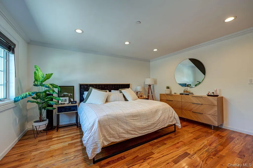 441 E Broadway Long Beach NY 11561