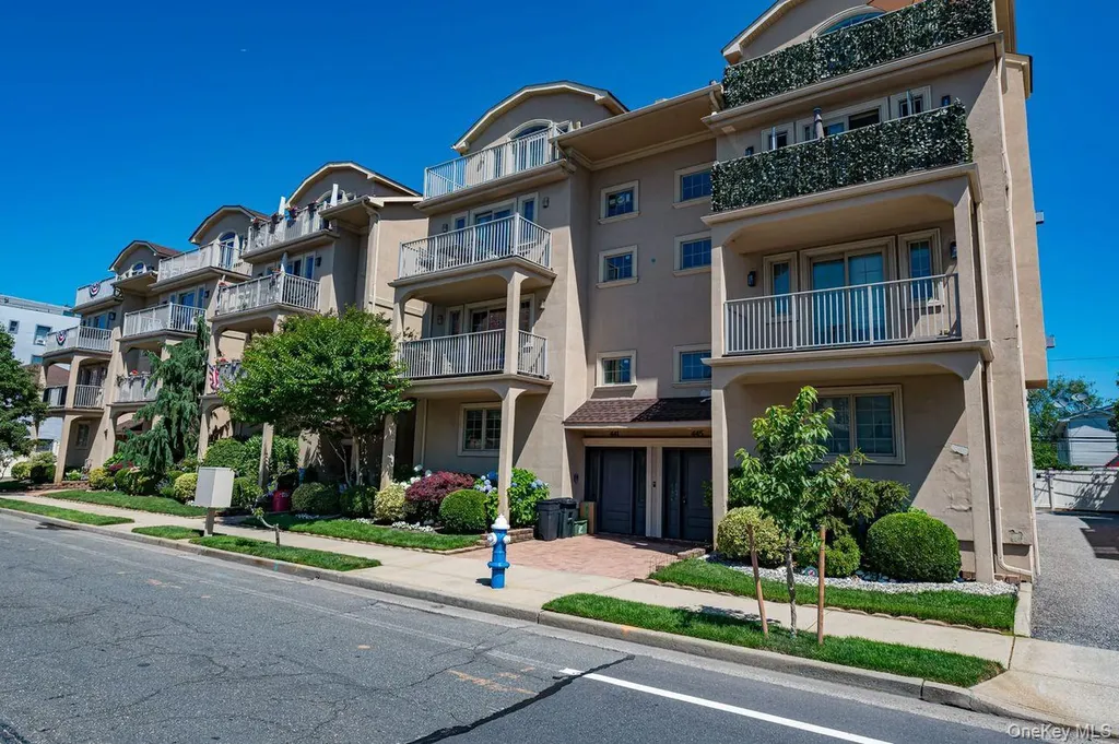 441 E Broadway Long Beach NY 11561