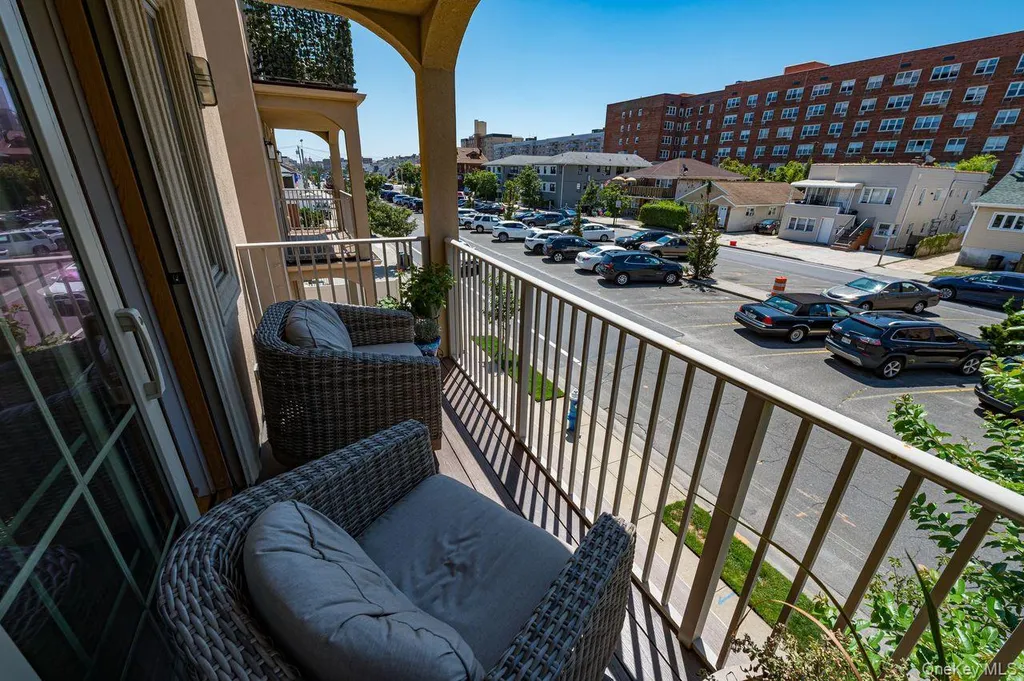441 E Broadway Long Beach NY 11561