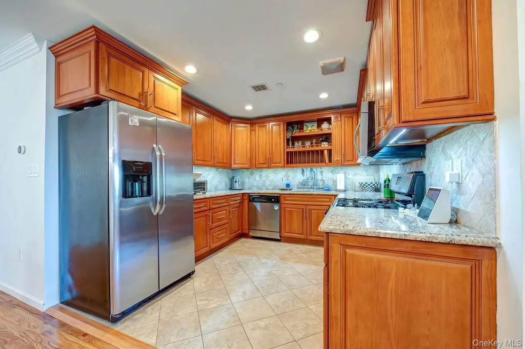 441 E Broadway Long Beach NY 11561