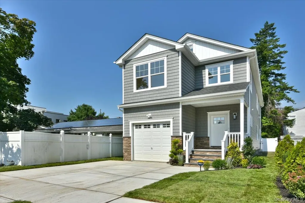 44 Bell Street Valley Stream NY 11580